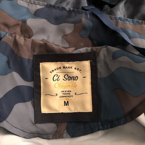 Camouflage windbreaker - Picture 2 of 2